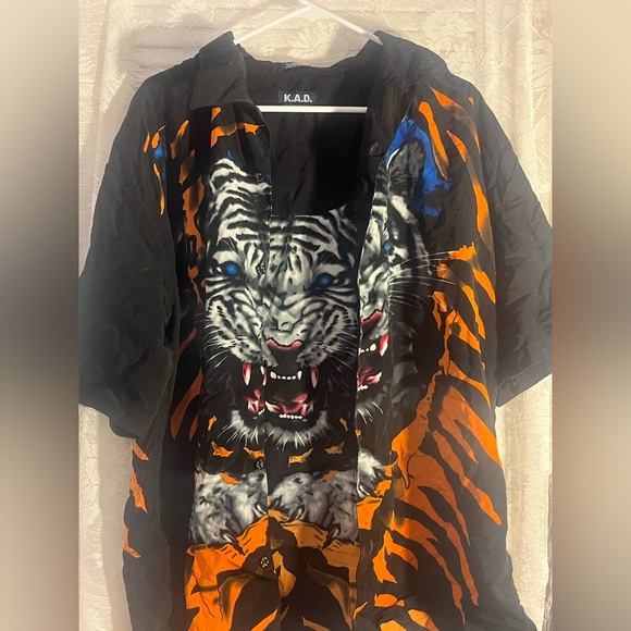 KAD Clothing Bengal Tiger Shirt Mens L Black Orange Front Button Made in Russia - Picture 1 of 3